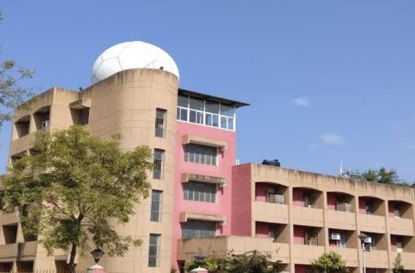  मैदानी इलाकों तक पहुंची पहाड़ों की सर्दी, कई जिलों में कोहरे के साथ सर्द हवा ने ठिठुराया