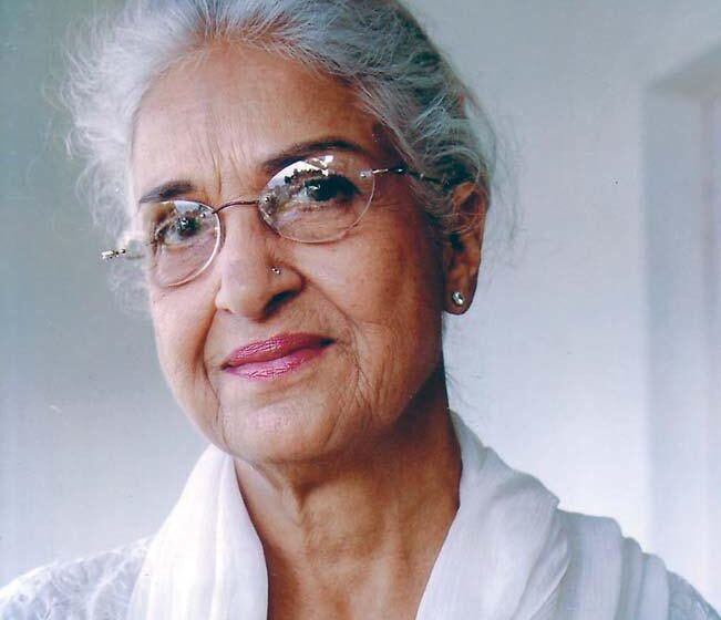  मशहूर अभिनेत्री कामिनी कौशल को आउटस्टैंडिंग लाइफटाइम अचीवमेंट अवार्ड