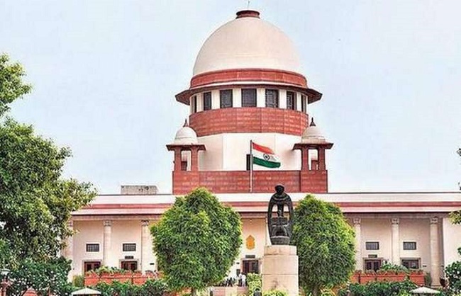  गुजरात में युवकों को खंभे से बांधकर पीटने के मामले में चार पुलिसकर्मियों की सजा पर सुप्रीम रोक