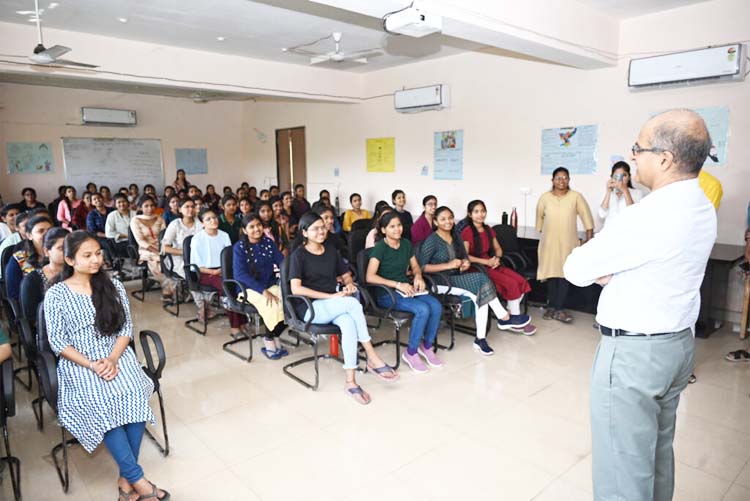  डिग्रियों के लिए पढ़ाई कीजिए, उसे आत्मसात करिए : तरणीकांति