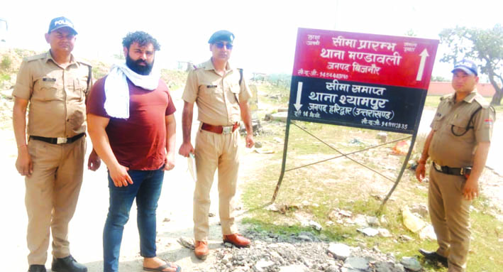  हिस्ट्रीशीटर विष्णु अरोड़ा को पुलिस ने किया जिला बदर