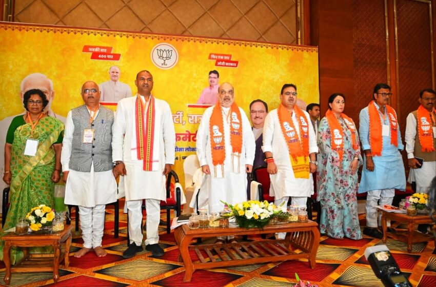  दो दिवसीय दौरे पर जयपुर पहुंचे अमित शाह, सीकर में रोड शो के साथ शुरू करेंगे चुनाव प्रचार