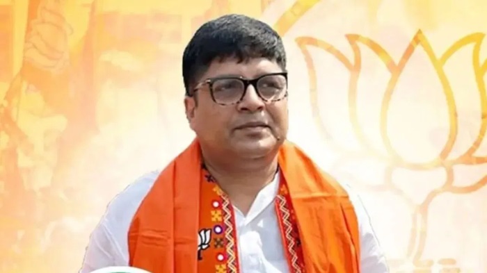  नामांकन रद्द करने के चुनाव आयोग के फैसले के खिलाफ सुप्रीम कोर्ट पहुंचे पूर्व आईपीएस देवाशीष