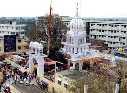  जम्मू से डेरा बाबा बड़भाग सिंह पवित्र स्थल के लिए यात्रा रवाना, शिवसेना प्रमुख ने दिखाई भगवा झंडी