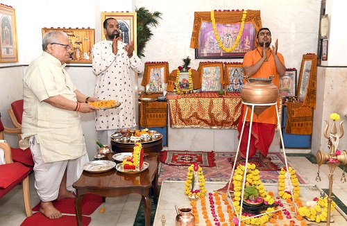  राज्यपाल मिश्र ने नव संवत्सर पर पूजा- अर्चना कर सभी के मंगल की कामना की