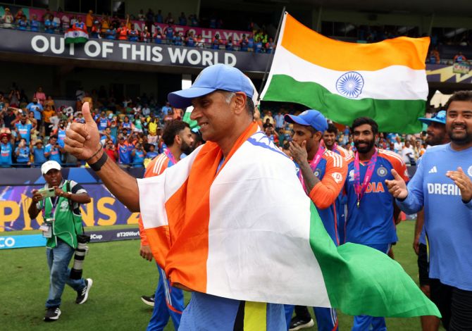  टीम को विश्व विजेता बनाने के साथ द्रविड़ ने कोच के रूप में खत्म किया अपना शानदार सफर