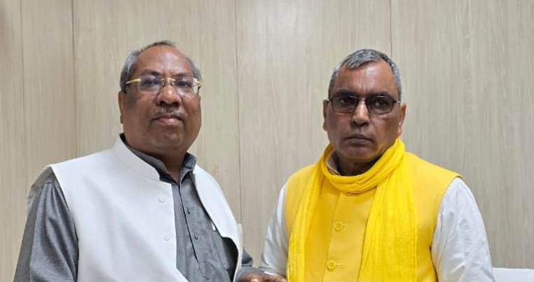 ओमप्रकाश राजभर को मित्र डा.संजय निषाद ने दी सलाह