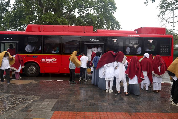  जम्मू-कश्मीर में सुबह की बारिश ने दिलाई भीषण गर्मी से थोड़ी राहत
