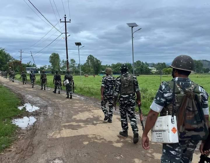 मणिपुर पुलिस ने 68 लोगों को लिया हिरासत में
