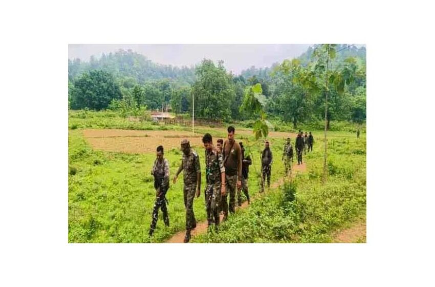  पश्चिमी सिंहभूम के सारंडा में सुरक्षाबलों और नक्सलियों के बीच मुठभेड़, भारी मात्रा में गोला-बारूद बरामद
