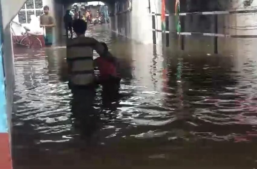  लगातार बारिश से हुगली में जन जीवन अस्त व्यस्त
