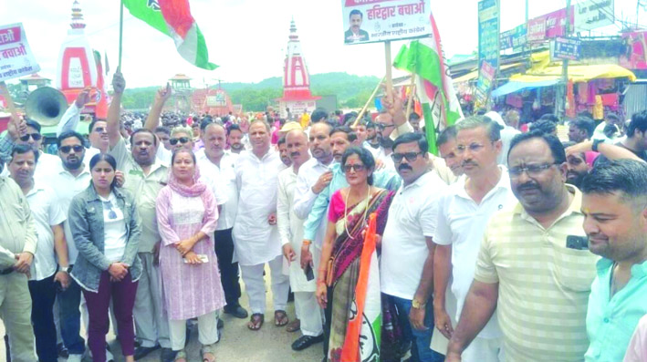  कॉरिडोर के विरोध में कांग्रेसियों ने निकाली जनजागरण यात्रा, भास्कर बाेले- हरिद्वार में नहीं चलेगी जनविराेधी नीतियां