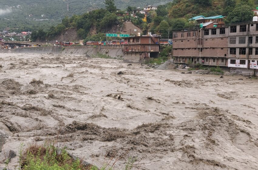  बारिश और बादल फटने से कुल्लू जिला में भारी तबाही