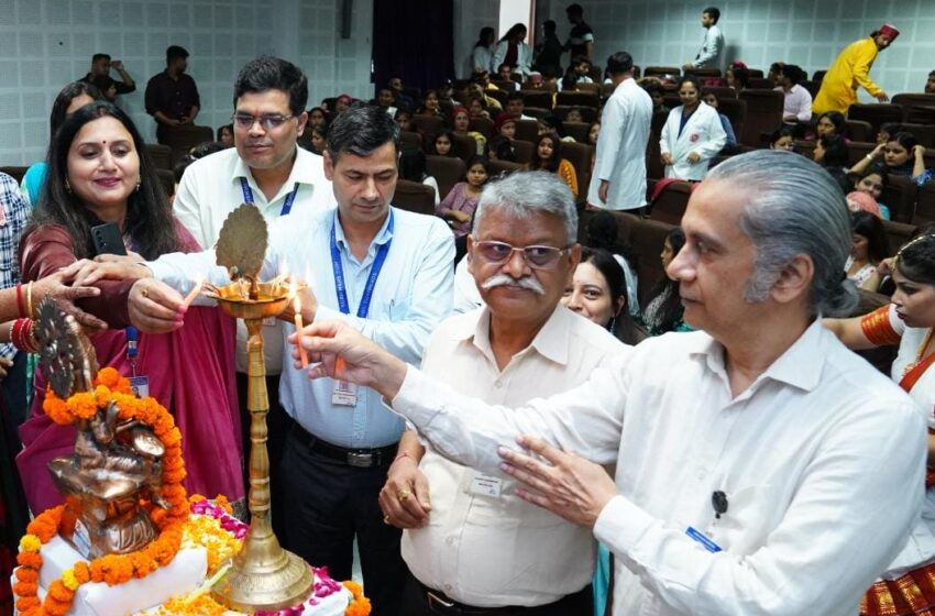  विश्व फिजियोथैरेपी दिवस: महंत इंदिरेश अस्पताल में छात्र-छात्राओं ने किया विशेष आयोजन