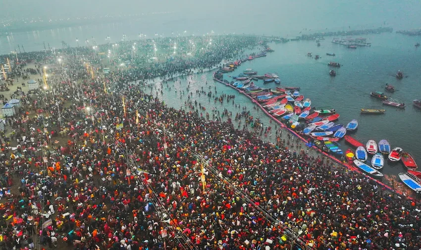  महाकुंभ का सात समंदर पार चढ़ा खुमार,संगम की धरा पर पहुंचे मलेशिया-मॉरिशस,सिंगापुर-अफ्रीका संग अरब के मेहमान