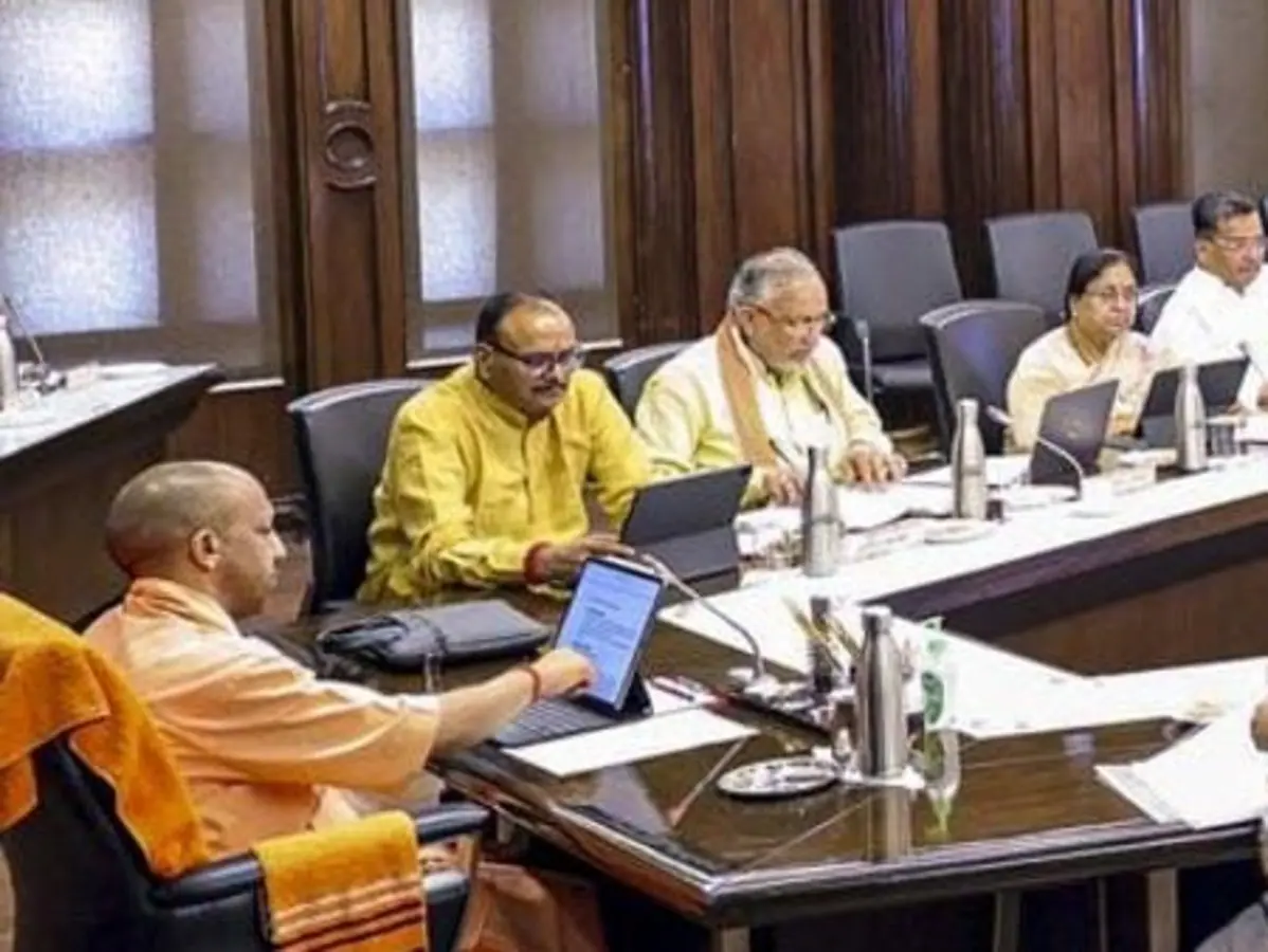 योगी कैबिनेट की अहम बैठक: 30 प्रस्तावों को मंजूरी, लखनऊ लिंक एक्सप्रेसवे और रोजगार मिशन पर मुहर