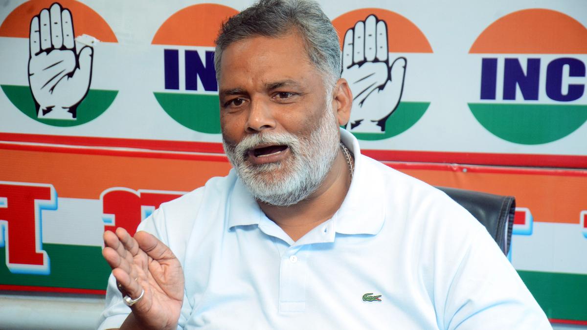बिहार चुनाव का तूफान: पप्पू यादव ने लालू-तेजस्वी पर साधा निशाना, कहा- नेता जानवरों से भी बदतर