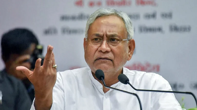 बिहार चुनाव से पहले JDU का बड़ा एक्शन: 11 नेताओं की छुट्टी, सियासी हलचल तेज