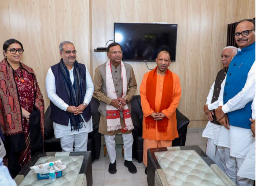 स्मृति ईरानी की सक्रियता से अटकलें: यूपी भाजपा अध्यक्ष नामांकन में प्रमुख भूमिका, क्या है दूसरी पारी का संकेत?