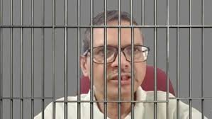 देवरिया: पूर्व IPS अमिताभ ठाकुर की जेल में पहली रात बेचैनी में गुजरी, टूटा चश्मा और नींद न आने की शिकायत