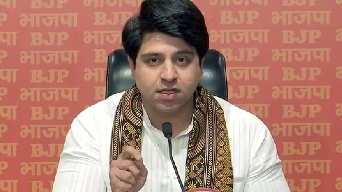 मणिकम टैगोर के बयान से सियासी बवाल: RSS की तुलना ‘अल-कायदा’ से करने पर भड़की भाजपा, कांग्रेस में भी मतभेद उजागर