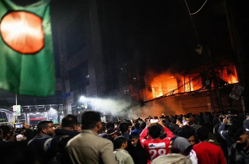  बांग्लादेश में उस्मान हादी की हत्या के बाद गहराता संकट: क्या पटरी से उतर जाएगी लोकतंत्र की बहाली?