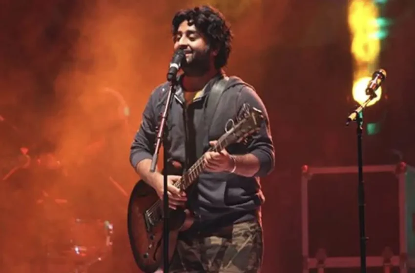  प्लेबैक सिंगिंग को अलविदा कह रहे अरिजीत सिंह: अब निर्देशन की दुनिया में मचाएंगे धूम, नवाजुद्दीन सिद्दीकी संग शुरू की पहली फिल्म की शूटिंग