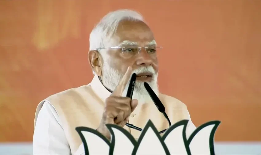  मालदा में पीएम मोदी का चुनावी शंखनाद: ‘घुसपैठिए छीन रहे हैं गरीबों का हक, अब बंगाल में बदलाव का समय’