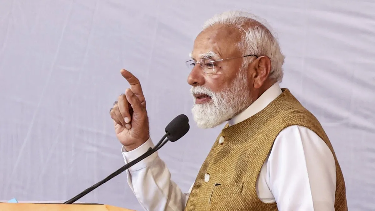 77वें गणतंत्र दिवस पर देश में उत्साह का माहौल: कर्तव्य पथ पर भव्य परेड, ‘ऑपरेशन सिंदूर’ थीम पर दिखेगा भारत का शौर्य