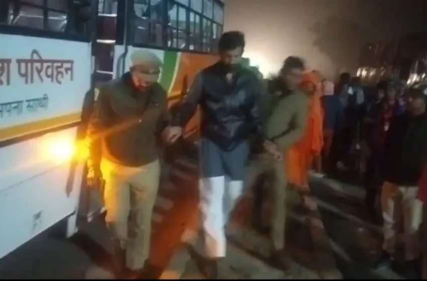  मौलाना तौकीर रजा का बेटा फरमान ड्रग्स के साथ गिरफ्तार: ऑस्ट्रेलिया से की है एमबीए की पढ़ाई, शाहजहांपुर में हाईवे पर हादसे के बाद खुला राज