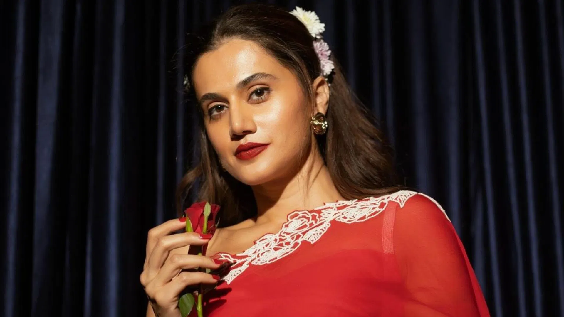 बॉलीवुड का ‘डार्क पीआर गेम’: तापसी पन्नू ने खोली फिल्म इंडस्ट्री की पोल, कहा- “आजकल दूसरों को गिराने के लिए भी दिए जा रहे हैं पैसे”