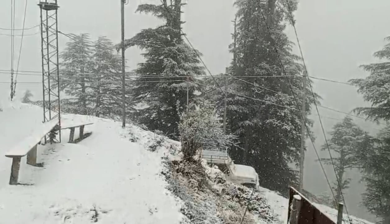 पहाड़ों पर लौटने वाली है ‘सफेद चांदी’ की चमक: पश्चिमी विक्षोभ ने दी दस्तक, गणतंत्र दिवस तक भारी बर्फबारी और बारिश का अलर्ट