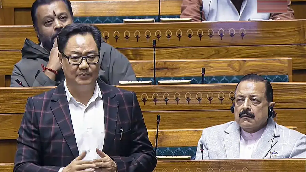 लोकसभा में 4 फरवरी के हंगामे पर चौंकाने वाला खुलासा: किरेन रिजिजू का दावा- ‘प्रधानमंत्री की सीट तक पहुंच गए थे विपक्षी सांसद, रोकने के लिए करनी पड़ी मशक्कत’