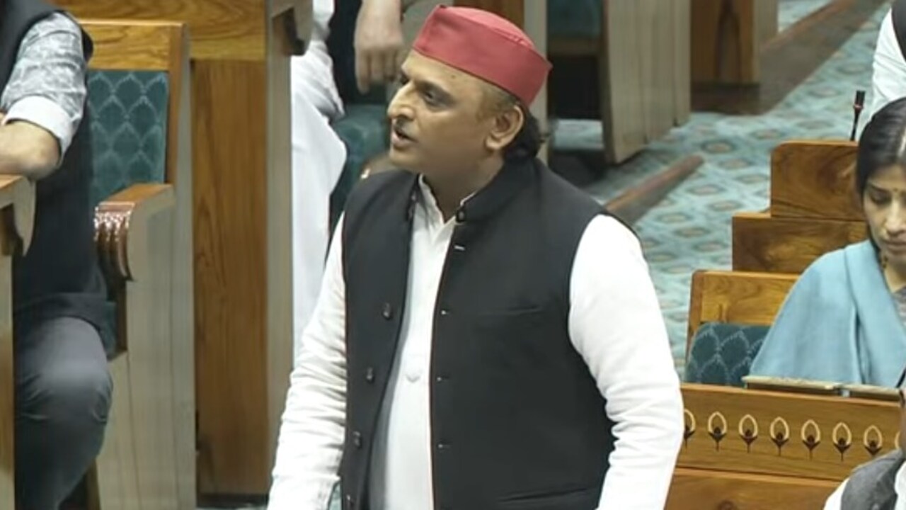 लोकसभा में बजट पर बरसे अखिलेश यादव: भारत-अमेरिका व्यापार समझौते को बताया ‘डील’ नहीं ‘ढील’, किसानों और उत्तर प्रदेश की उपेक्षा पर सरकार को घेरा