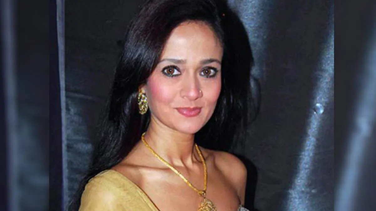 अपर्णा तिलक का कमबैक प्लान: ‘लेफ्ट राइट लेफ्ट’ की कैप्टन शालिनी 18 साल बाद एक्टिंग में वापसी की कोशिश में, अब टैरो कार्ड रीडर बन चुकी हैं