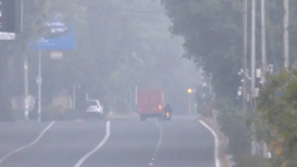 दिल्ली-NCR में ठंड से मिली राहत, तापमान बढ़कर 26-29°C तक पहुंचेगा; प्रदूषण फिर बढ़ा, AQI ‘खराब’ श्रेणी में