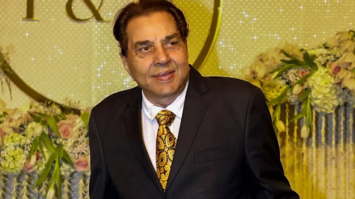 BAFTA 2026 में दिवंगत धर्मेंद्र को भावुक श्रद्धांजलि: ‘ही-मैन’ को वैश्विक मंच पर याद कर आंखें नम, जेसी वेयर ने गाया ‘द वे वी वेयर’