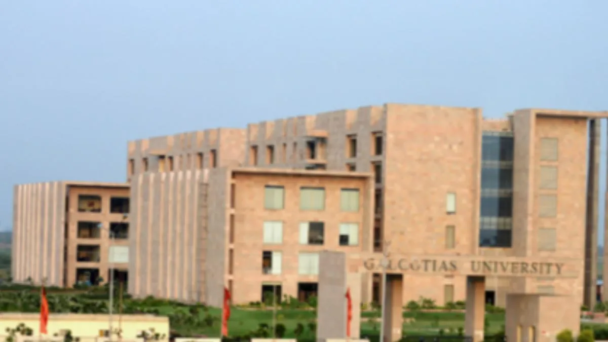 दिल्ली AI इंपैक्ट समिट में विवाद: गलगोटियास यूनिवर्सिटी को रोबोटिक डॉग विवाद के बाद एक्सपो खाली करने का आदेश, यूनिवर्सिटी ने जारी की सफाई