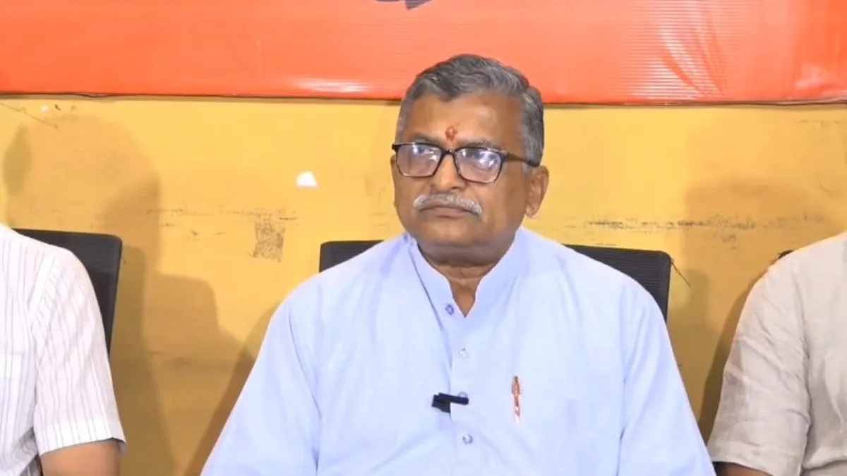 विश्व हिंदू परिषद ने प्रियांक खरगे के ‘शैतान’ बयान पर साधा निशाना: ‘जो भगवान को शैतान कहे, उसकी बुद्धि समझी जा सकती है’