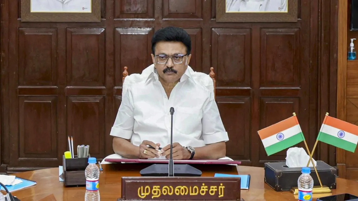 तमिलनाडु चुनाव से पहले महिलाओं को बड़ा तोहफा: 1.31 करोड़ लाभार्थियों के खाते में ₹5,000 ट्रांसफर, स्टालिन ने वादा किया – जीत पर मासिक ₹1,000 को दोगुना करेंगे