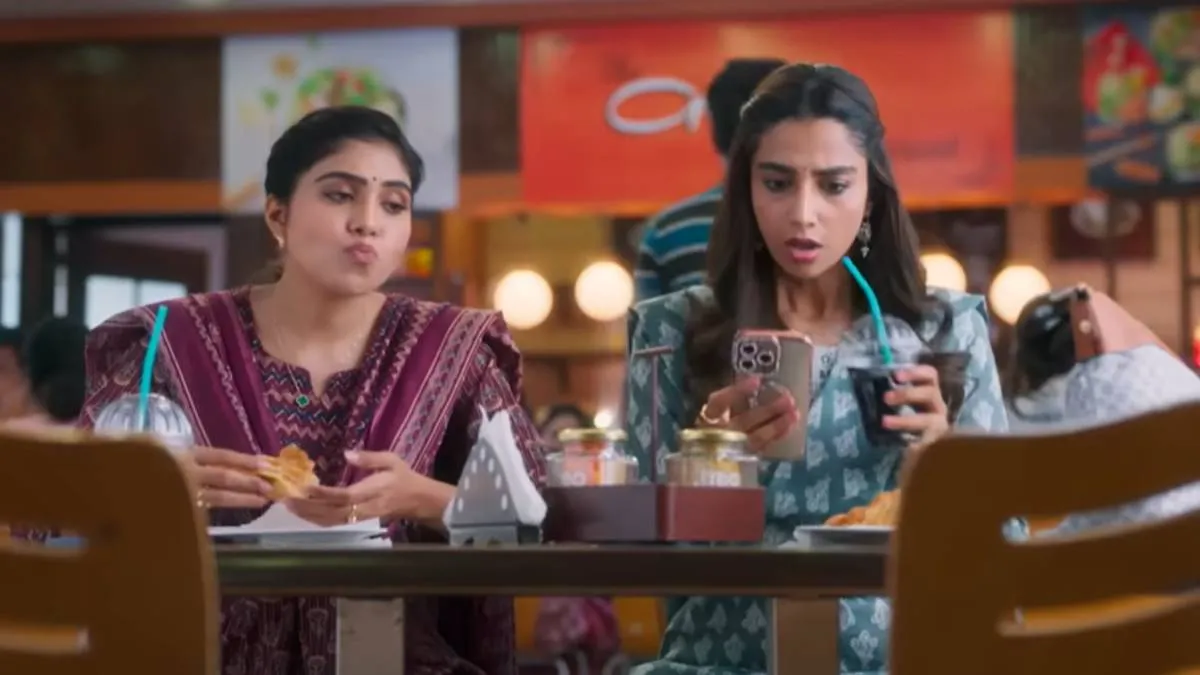 नेटफ्लिक्स पर धमाल मचा रही तेलुगु कॉमेडी ‘अनगनगा ओका राजू’: नवीन पॉलीशेट्टी-मीनाक्षी चौधरी स्टारर फिल्म दूसरे नंबर पर ट्रेंडिंग, थिएटर में 100 करोड़ क्लब में शामिल