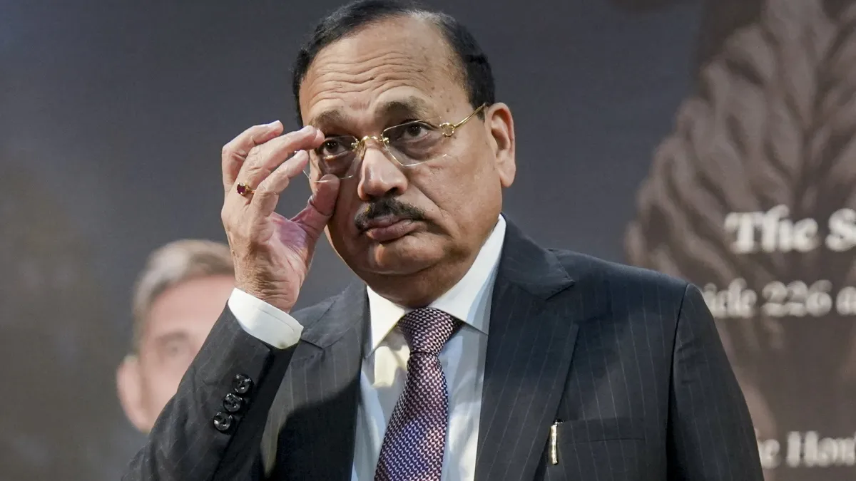 CJI सूर्यकांत ने PIL की ‘मशरूम ग्रोथ’ पर जताई नाराजगी: सुबह अखबार पढ़कर शाम को याचिका दायर करने वाले ‘नामचीन चेहरों’ पर सख्त टिप्पणी