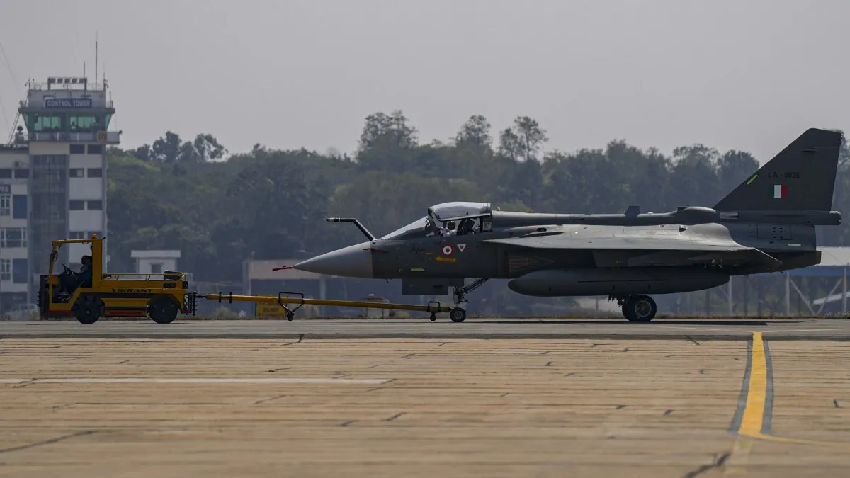 HAL ने साफ किया: LCA तेजस क्रैश नहीं हुआ, ग्राउंड पर मामूली तकनीकी खराबी; मीडिया रिपोर्ट्स को बताया गलत