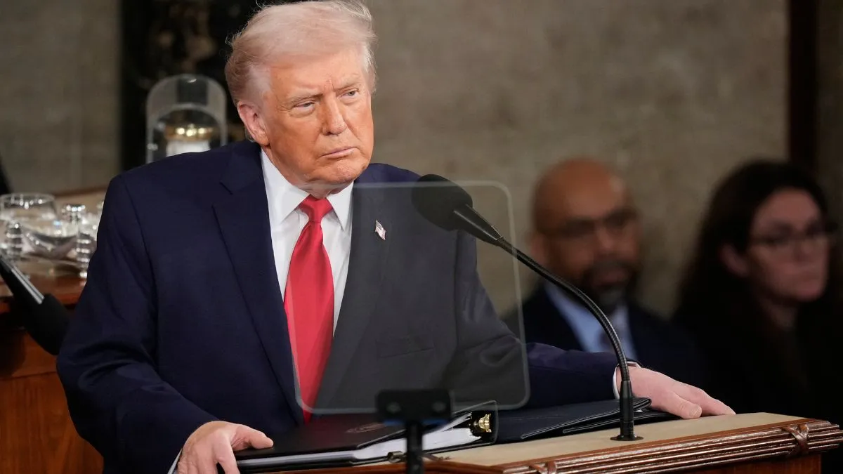 वाशिंगटन: ट्रंप प्रशासन की ‘थर्ड कंट्री’ डिपोर्टेशन नीति को फेडरल जज ने गैरकानूनी ठहराया, 15 दिनों के लिए स्थगित; सुप्रीम कोर्ट में अंतिम फैसला संभावित