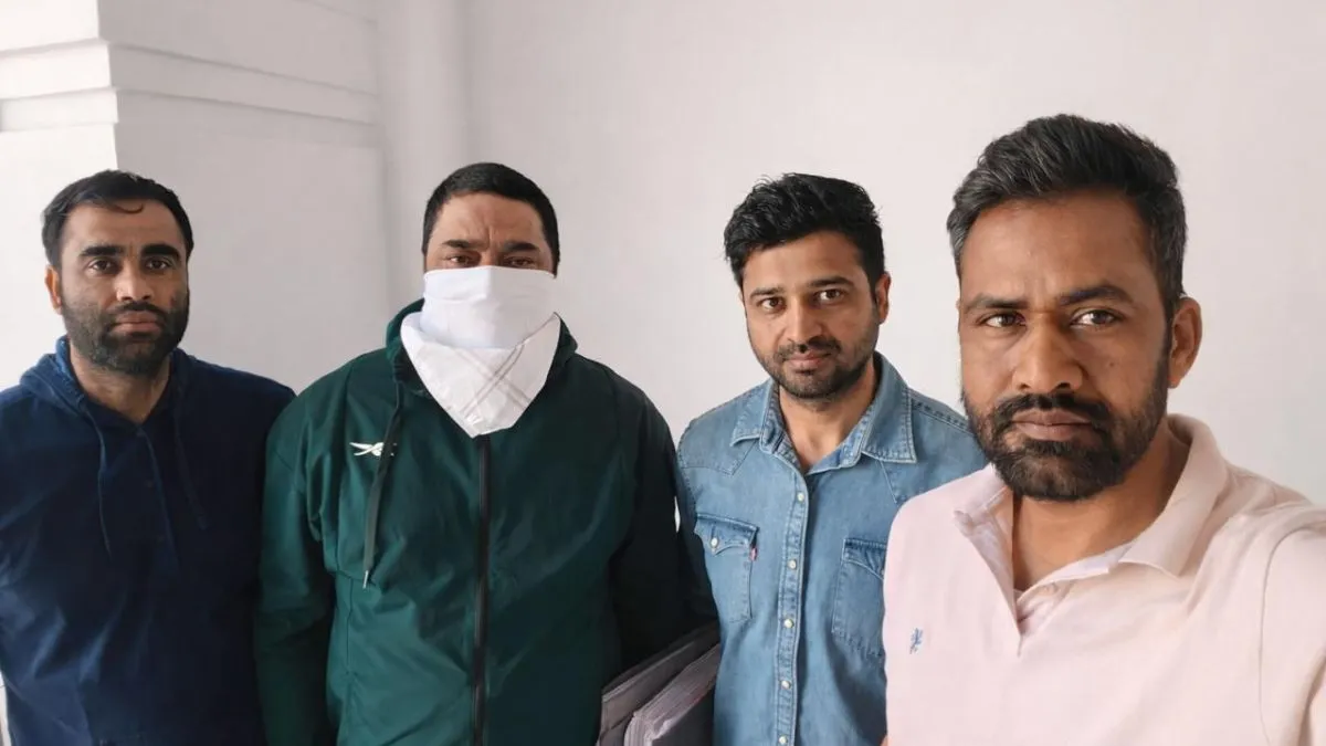 दिल्ली पुलिस की बड़ी कार्रवाई: बिहार के गया में फर्जी दवा फैक्ट्री का भंडाफोड़, 5 करोड़ से ज्यादा के ट्रामाडोल पाउडर सहित भारी मात्रा में नकली दवाएं जब्त; मास्टरमाइंड अरुण समेत 9 गिरफ्तार