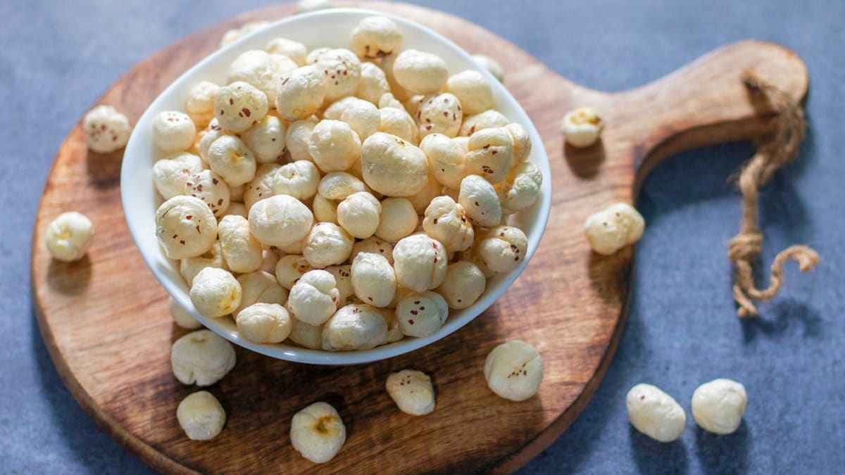 मखाने के फायदे: रोजाना सेवन से मिलते हैं ये जबरदस्त हेल्थ बेनिफिट्स