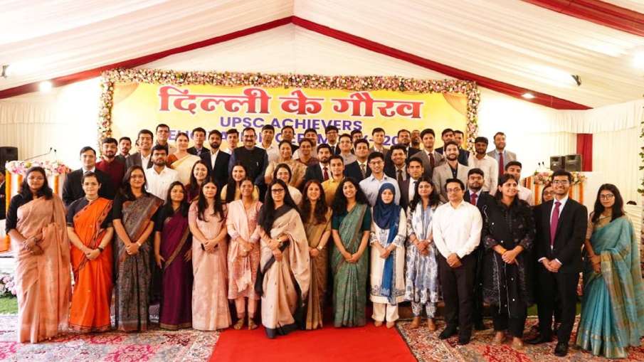 UPSC अचीवर्स सम्मान समारोह 2026: सीएम रेखा गुप्ता ने सफल अभ्यर्थियों को किया सम्मानित