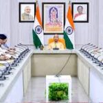 सीएम योगी के सख्त निर्देश: कार्यकर्ताओं की सुनवाई, आपूर्ति व्यवस्था और बजट खर्च पर जोर