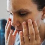 सुबह आंखों में सूजन को न करें नजरअंदाज, किडनी की बीमारी का हो सकता है संकेत