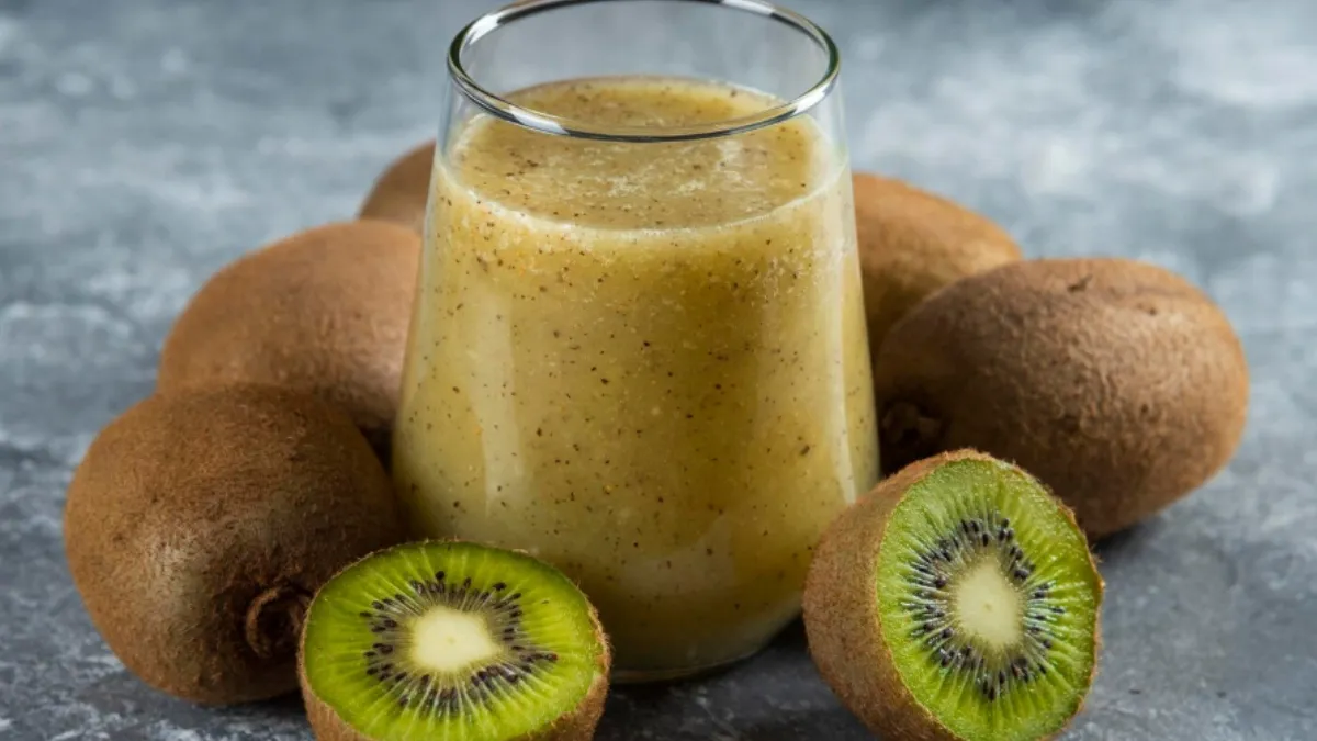 कीवी का जूस पीने के फायदे: इम्यूनिटी बढ़ाने से लेकर दिल और आंखों की सेहत तक फायदेमंद